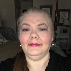 Meet your Posher, Elaina